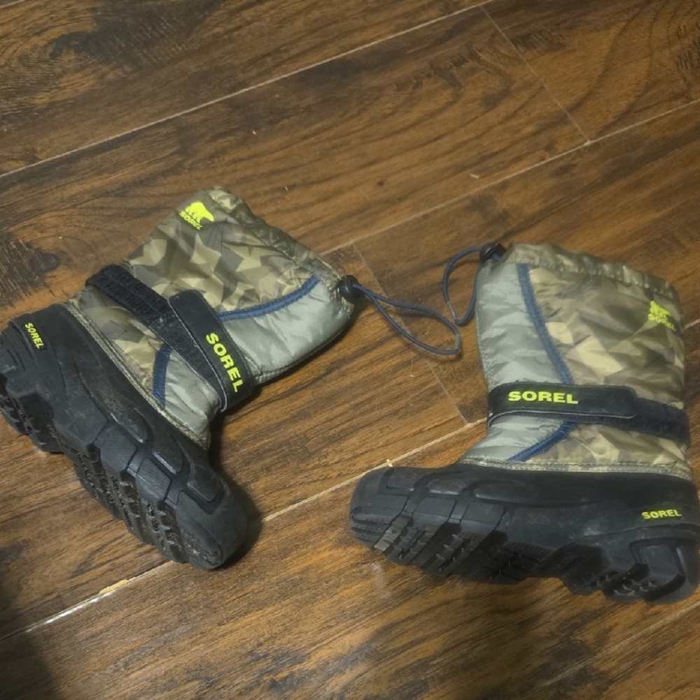 Sorel Kids' Green and Black Winter Boots